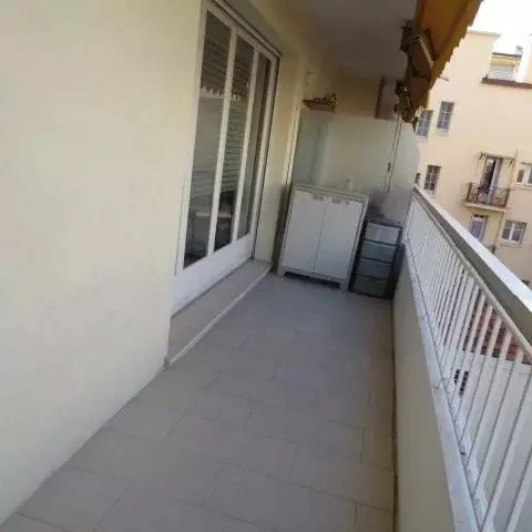 Appartement à louer, 30m², Antibes