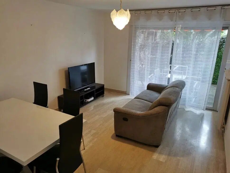 Appartement à louer, 62m², Antibes