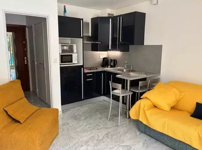 Appartement à louer, 23m², Antibes