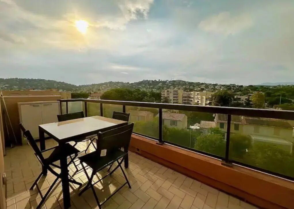 Appartement à louer, 30m², Vallauris