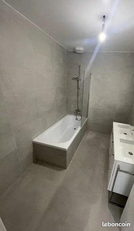 Appartement à louer, 75m², Saint-André-de-la-Roche