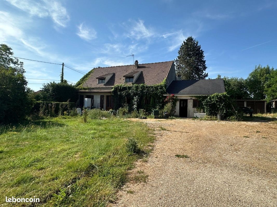 Maison à vendre, 3423m², Neuvy-Sautour