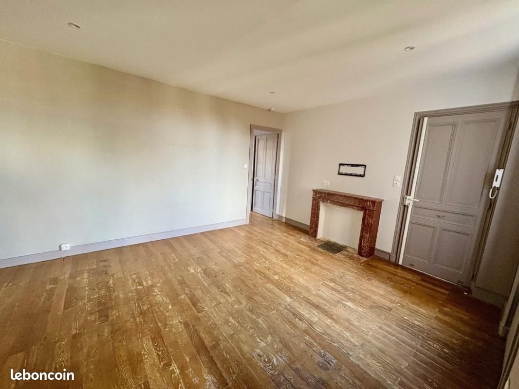 Appartement à louer, 55m², Roanne