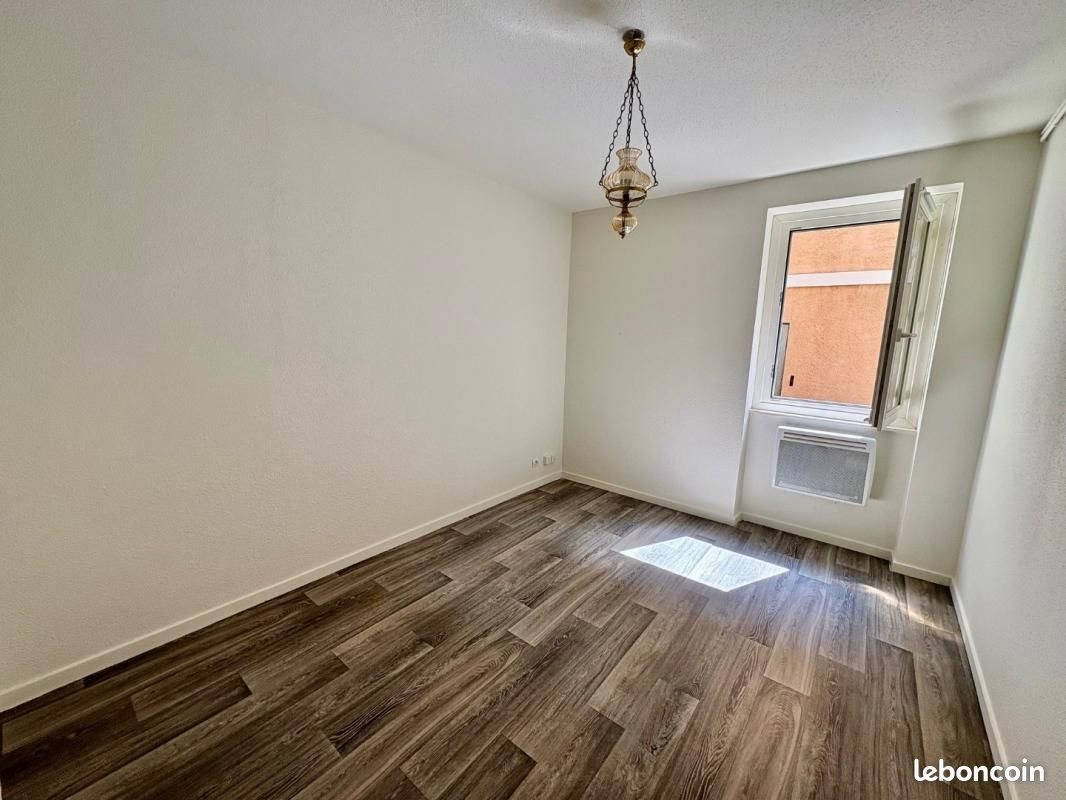Appartement à louer, 29m², Roanne