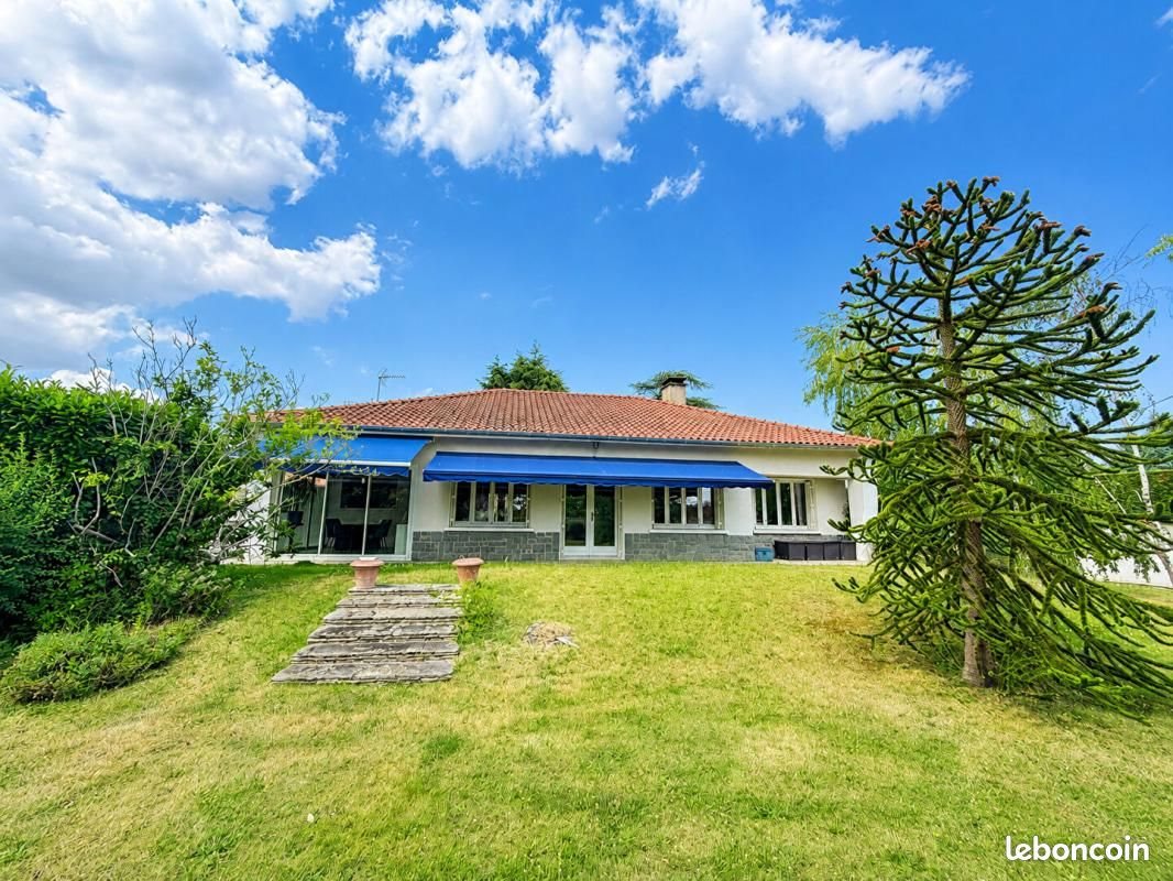 Maison à vendre, 179m², Saint-Léger-sur-Roanne