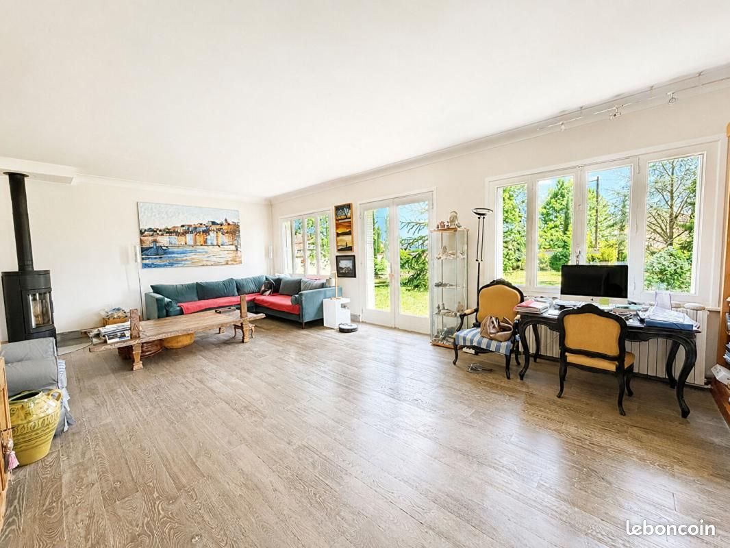 Maison à vendre, 179m², Saint-Léger-sur-Roanne