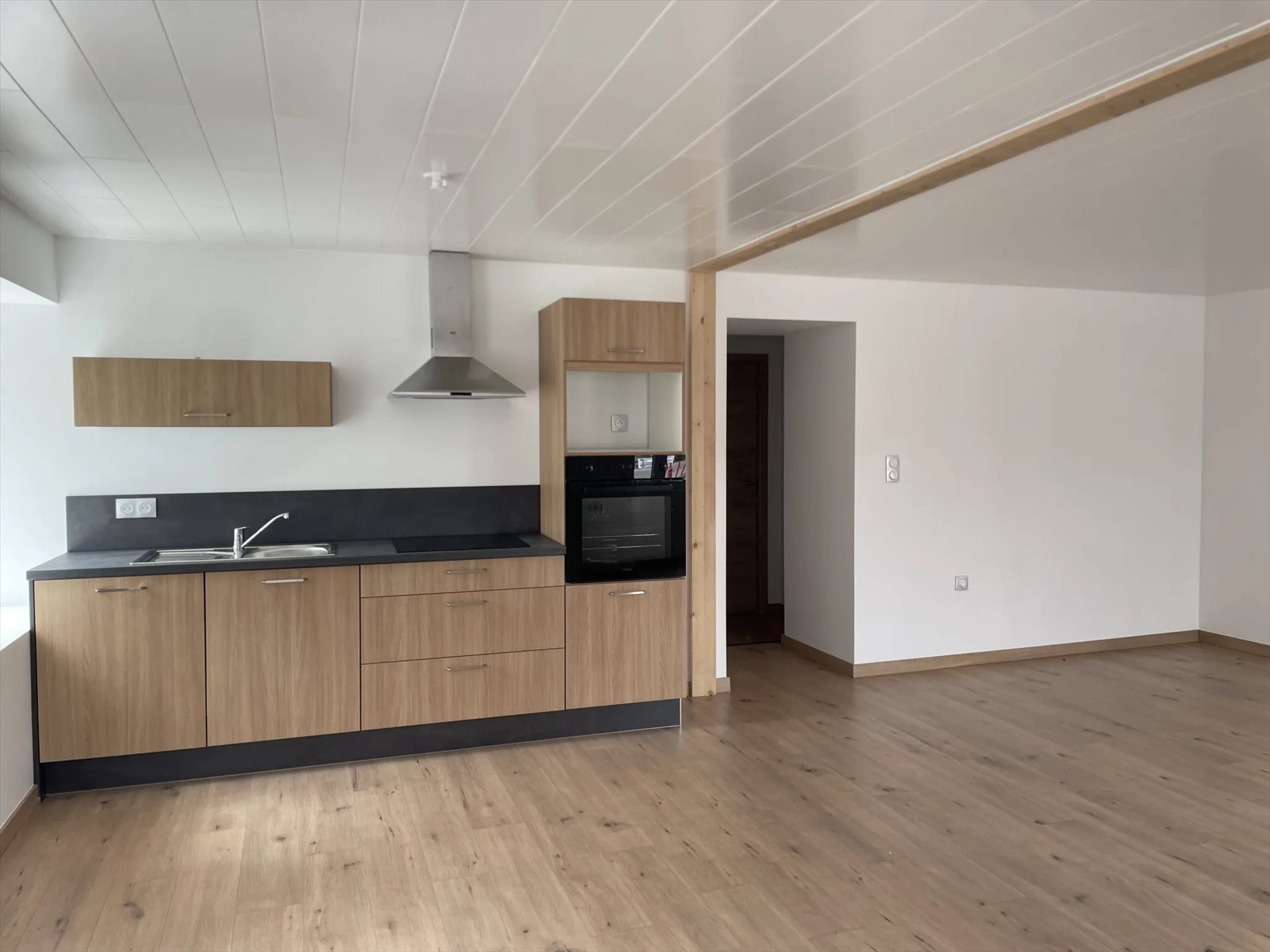 Appartement à louer, 77m², Trévillers
