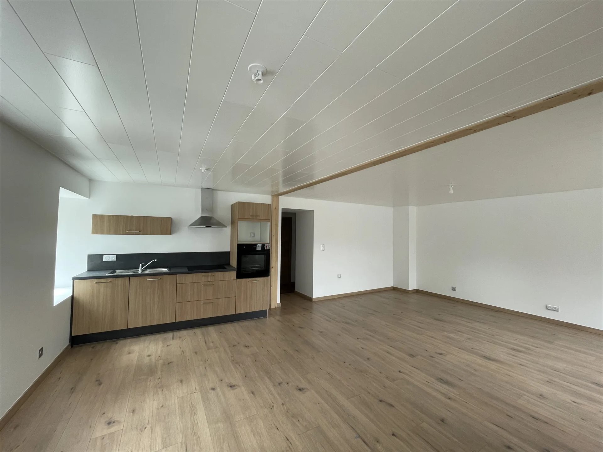 Appartement à louer, 77m², Trévillers