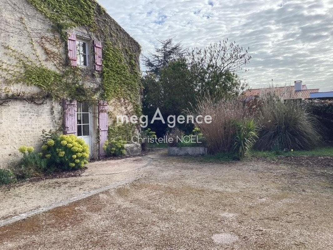 Maison à vendre, 175m², Sainte-Gemme-la-Plaine