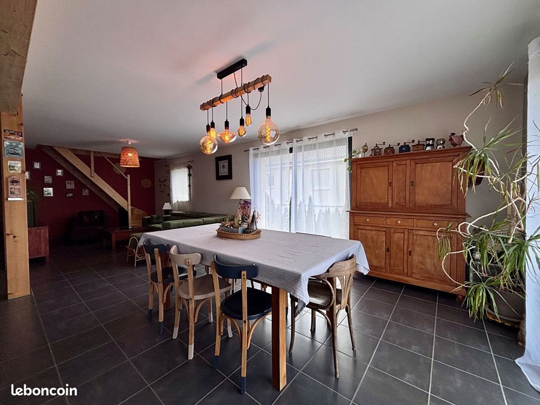 Maison à vendre, 150m², Gilley