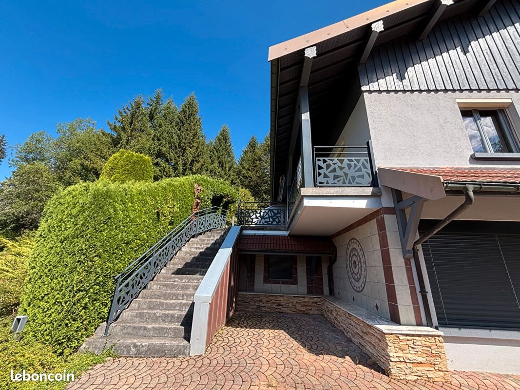 Maison à vendre, 218m², La Cluse-et-Mijoux