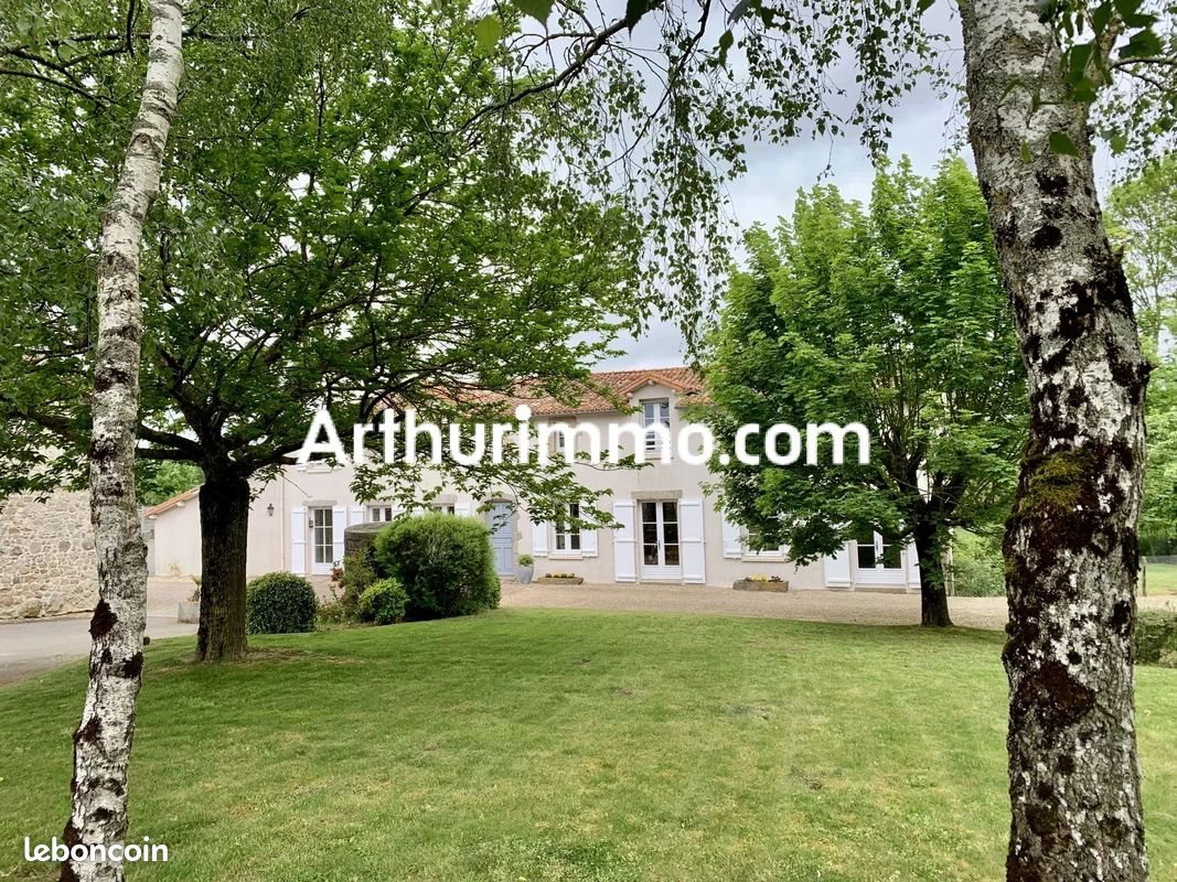 Maison à vendre, 233m², Mauléon
