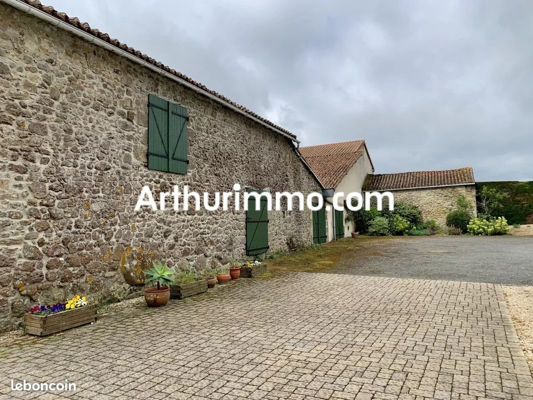 Maison à vendre, 233m², Mauléon
