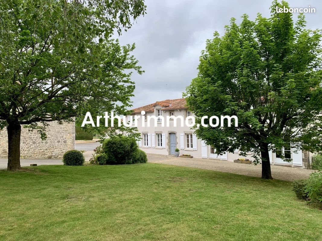 Maison à vendre, 233m², Mauléon