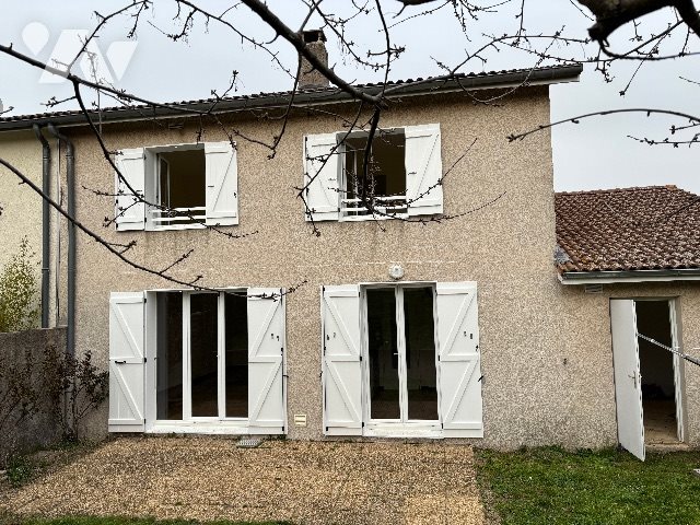 Maison à louer, 88m², Maclas