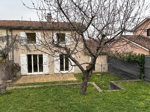 Maison à louer, 88m², Maclas