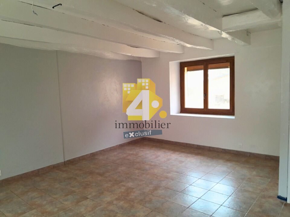 Maison à louer, 93m², Sévérac