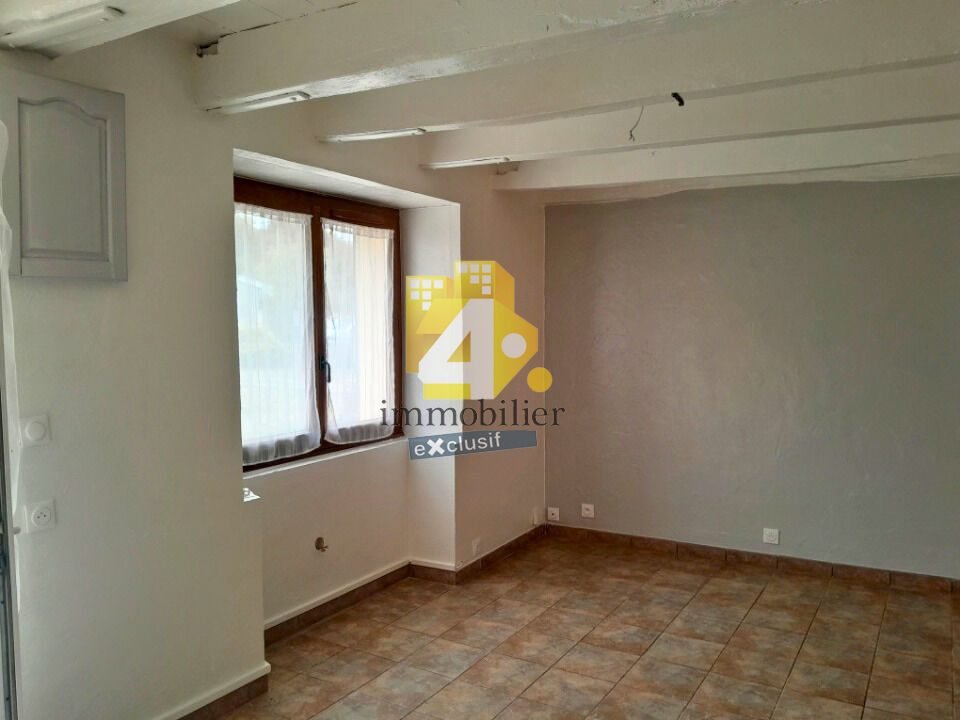 Maison à louer, 93m², Sévérac