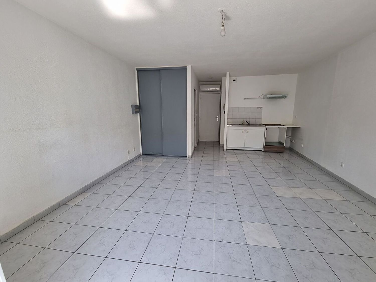 Appartement à louer, 29m², Marignane