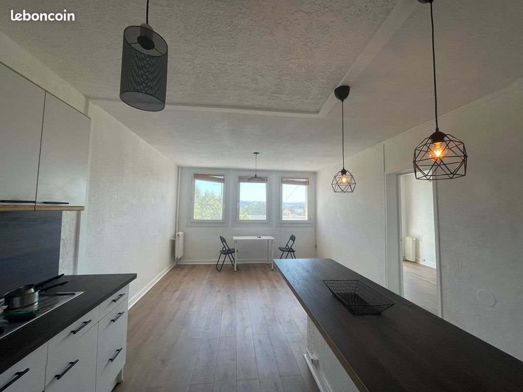 Appartement à louer, 39m², Marignane