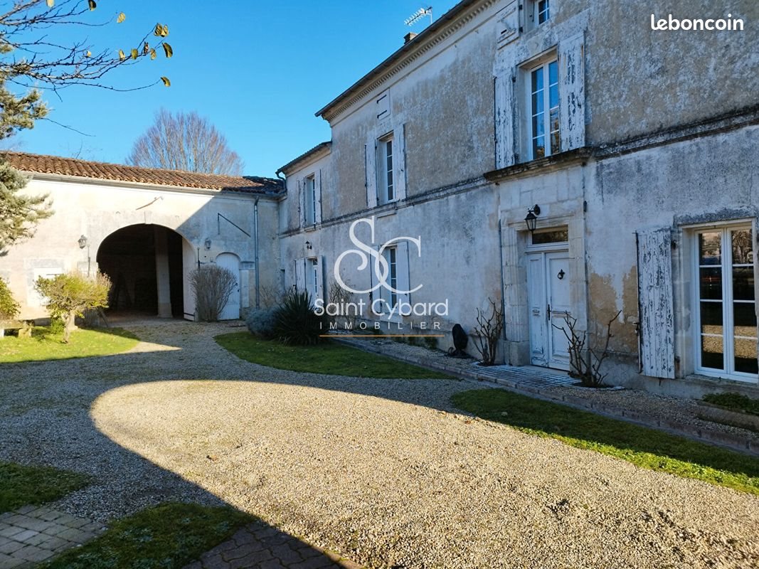 Maison à vendre, 220m², Douzat