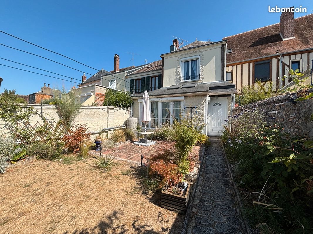 Maison à louer, 134m², Brou