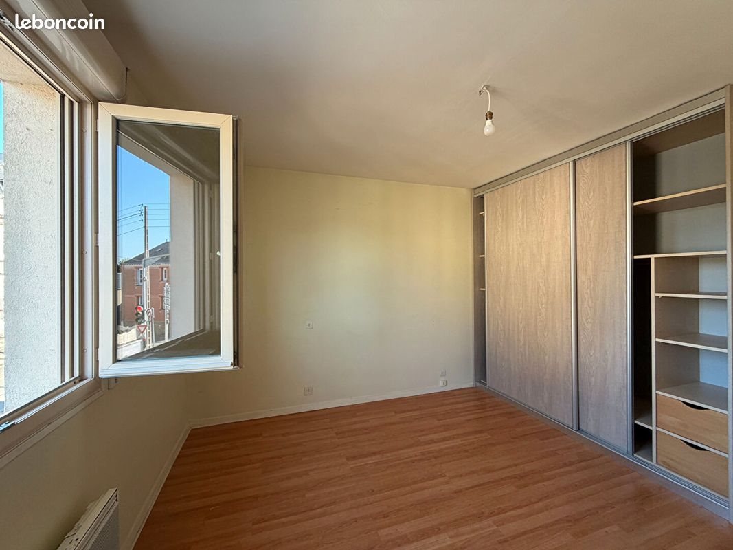Appartement à louer, 76m², Brou