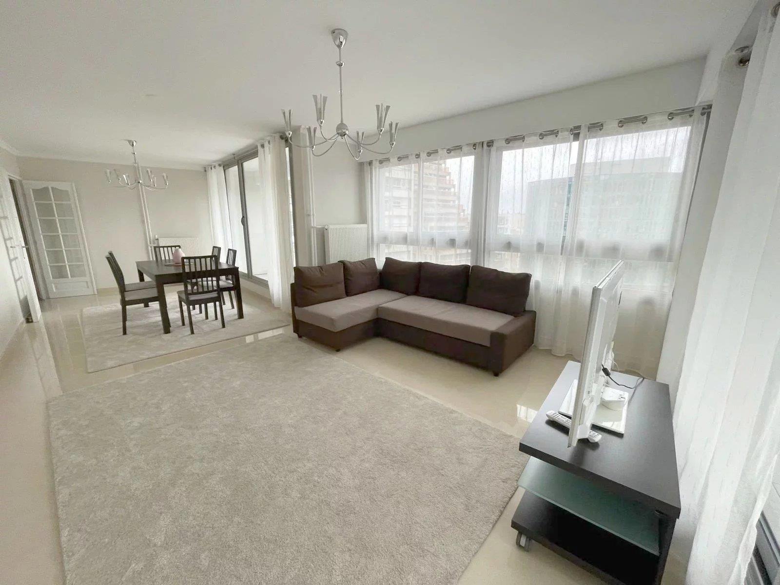 Appartement à louer, 87m², Courbevoie