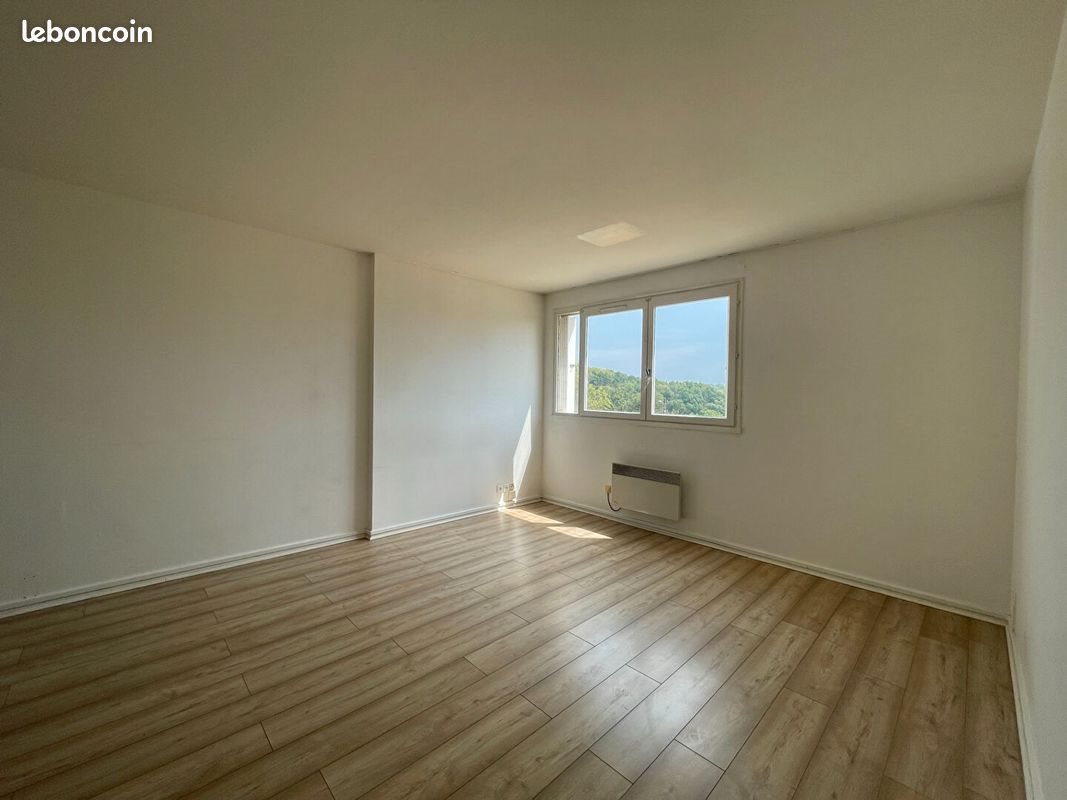 Appartement à louer, 40m², Sathonay-Camp