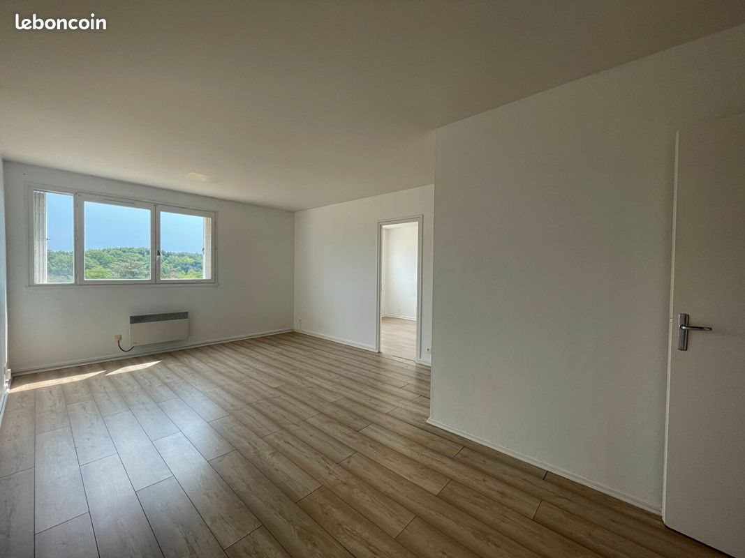 Appartement à louer, 40m², Sathonay-Camp