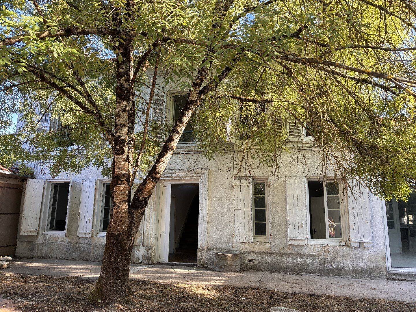 Maison à vendre, 190m², Sireuil
