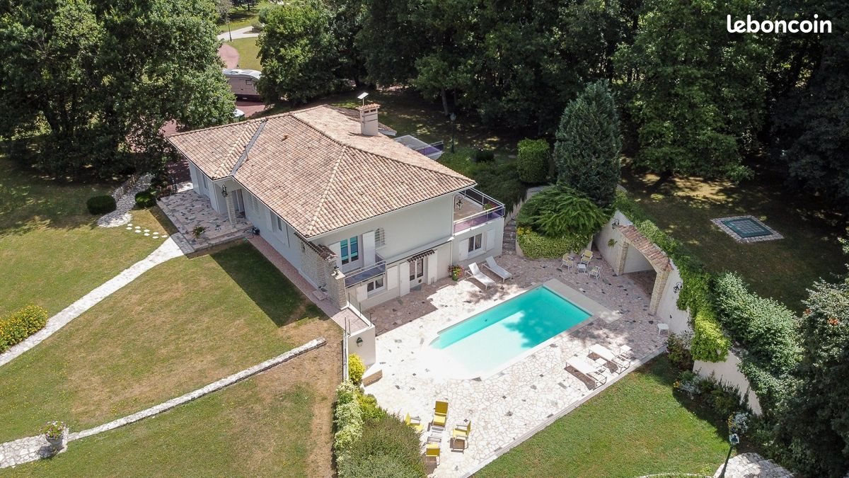 Maison à vendre, 293m², Barbezieux-Saint-Hilaire