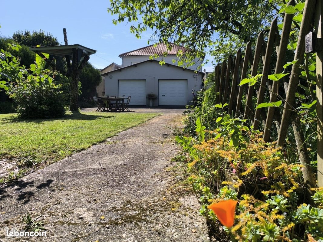 Maison à vendre, 185m², Lezay