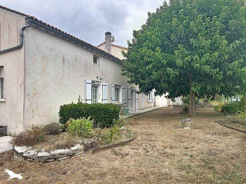 Maison à vendre, 135m², Bourg-Charente