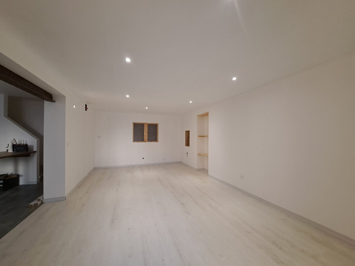 Maison à louer, 117m², Pomas
