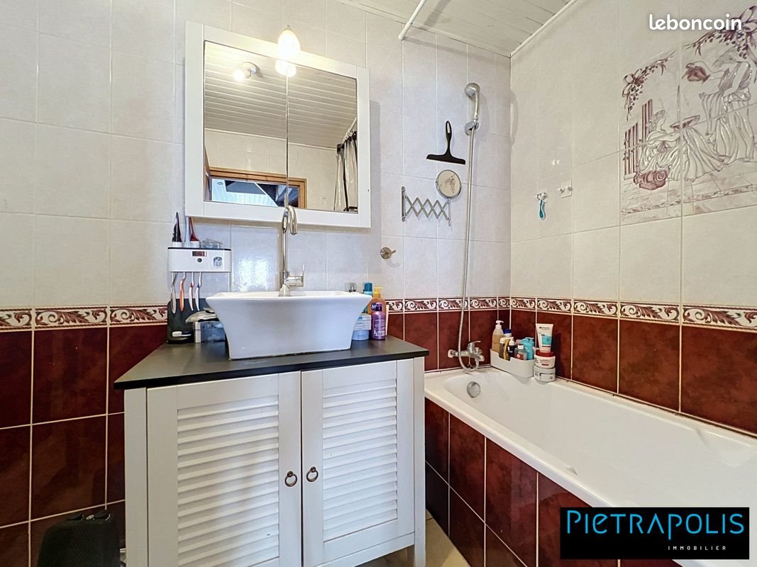 Maison à vendre, 125m², Neuville-sur-Ain