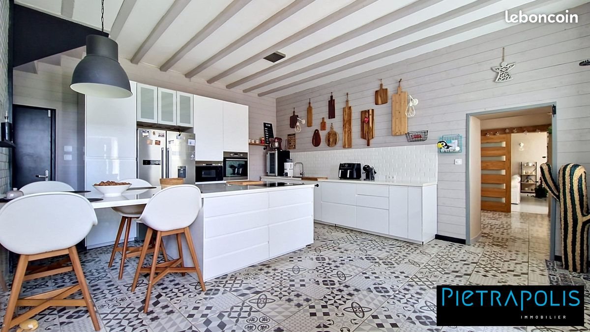 Maison à vendre, 220m², La Clayette