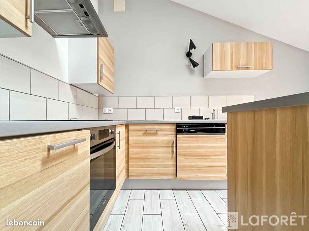 Maison à louer, 71m², Coron