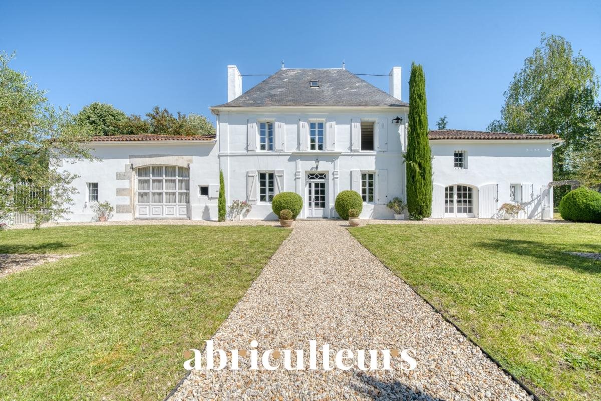 Maison à vendre, 270m², Saint-Laurent-de-Cognac