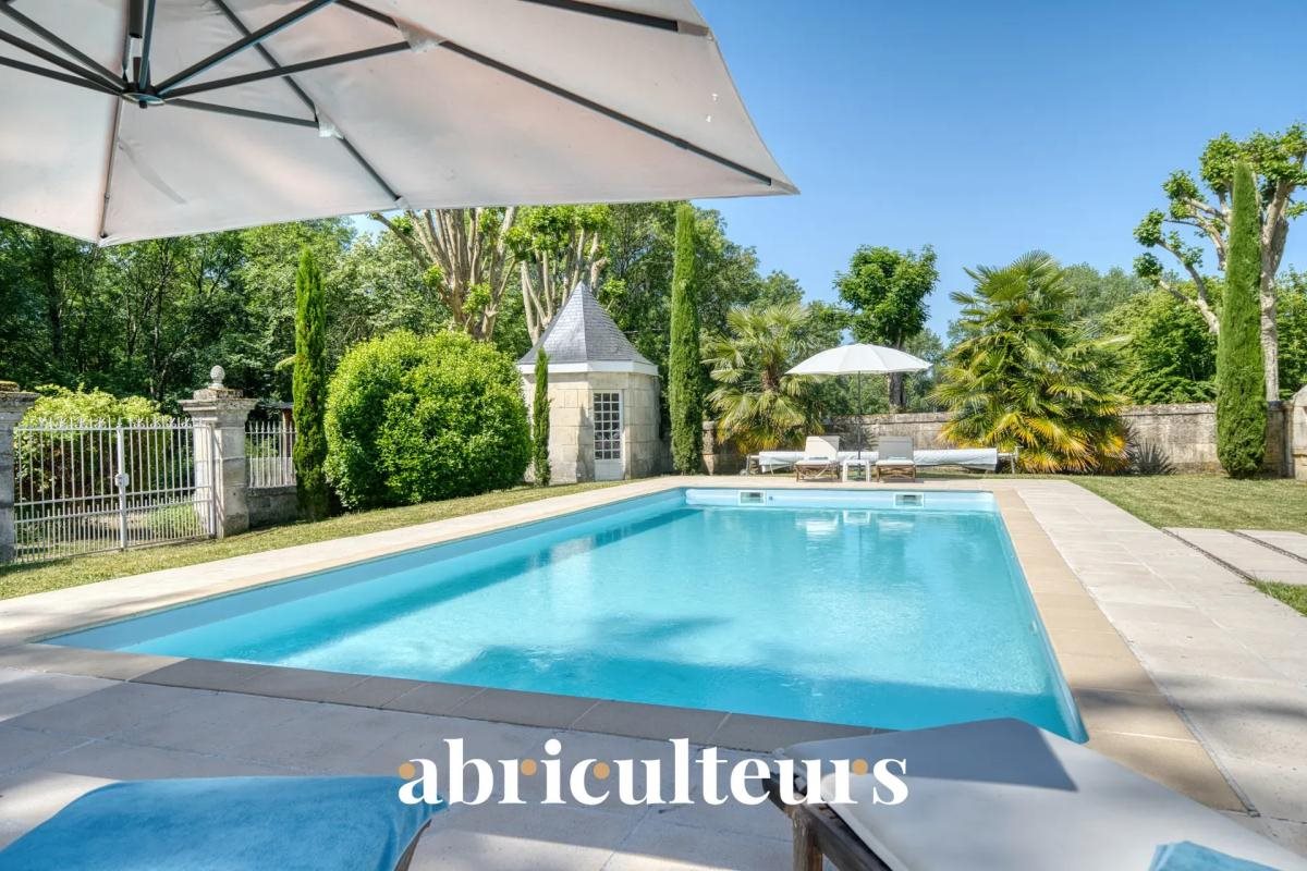 Maison à vendre, 270m², Saint-Laurent-de-Cognac