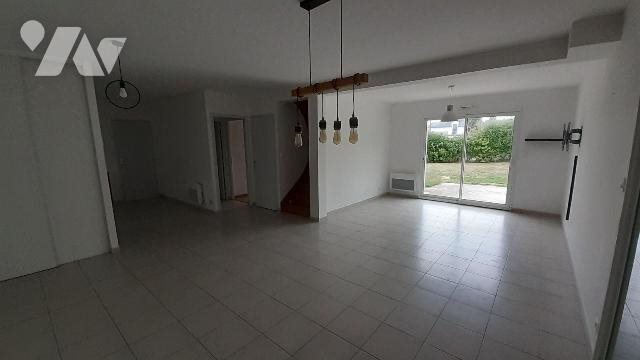 Maison à louer, 109m², Cornillé