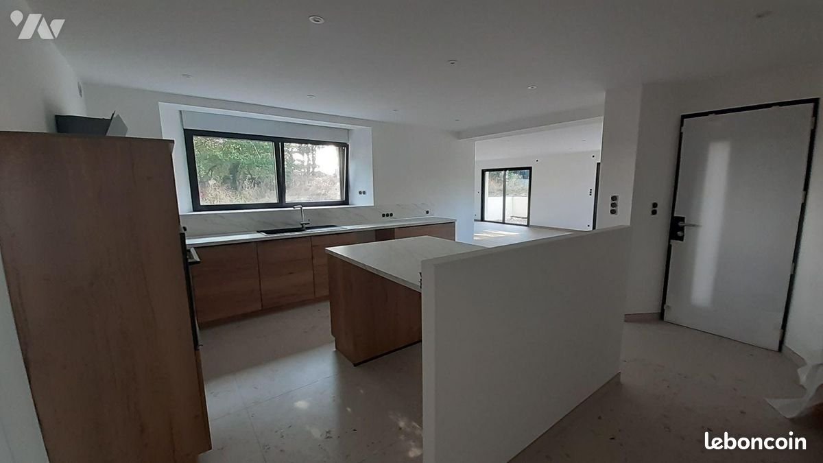 Maison à louer, 167m², Domalain