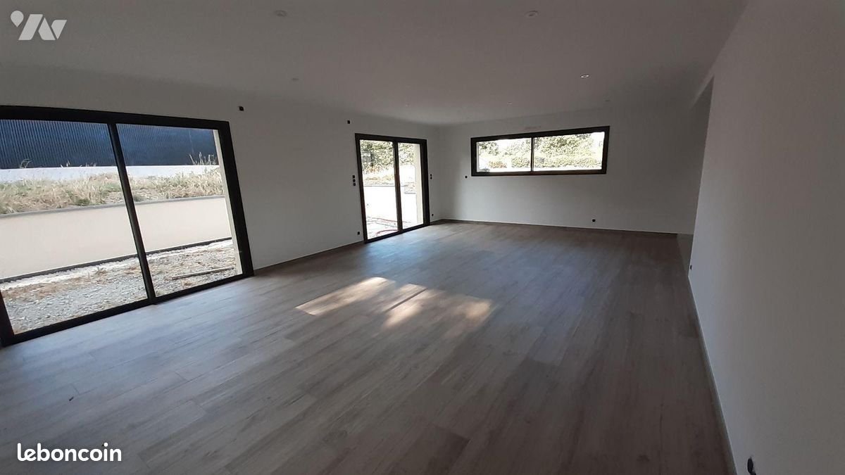 Maison à louer, 167m², Domalain