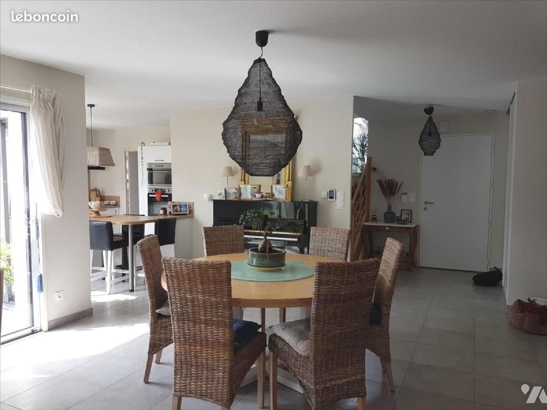 Maison à louer, 151m², Marpiré