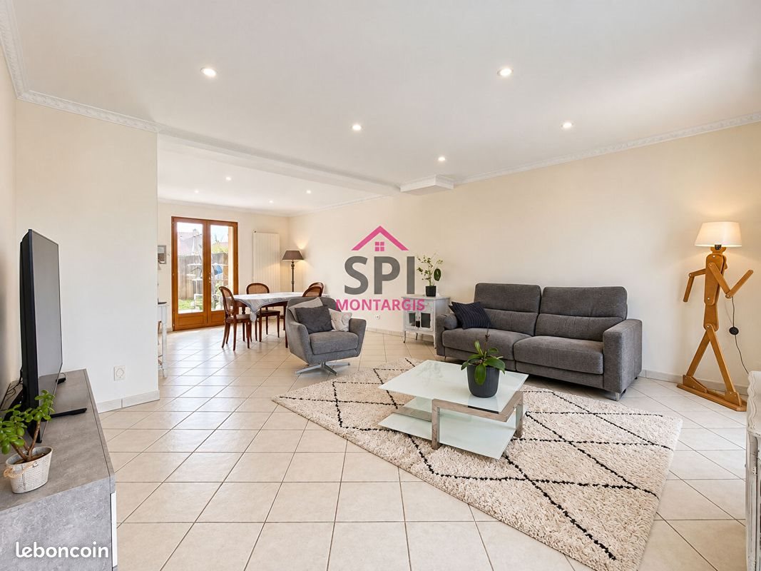 Maison à louer, 253m², Villemandeur