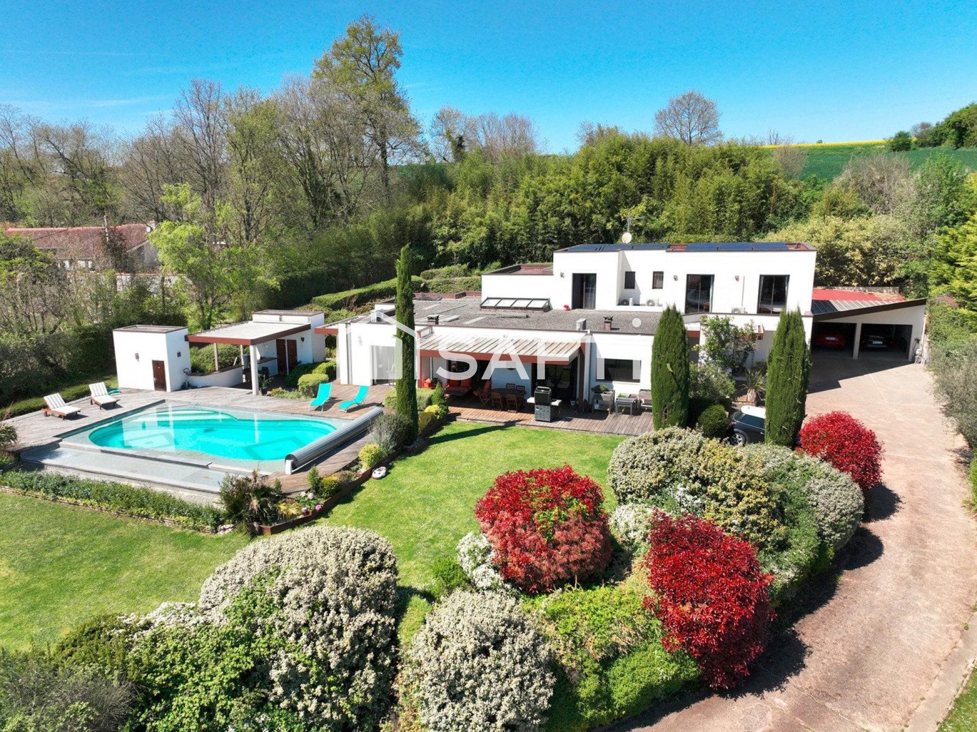 Maison à vendre, 330m², Mondavezan