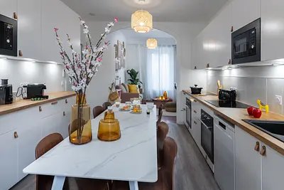 Maison à louer, 201m², Vénissieux