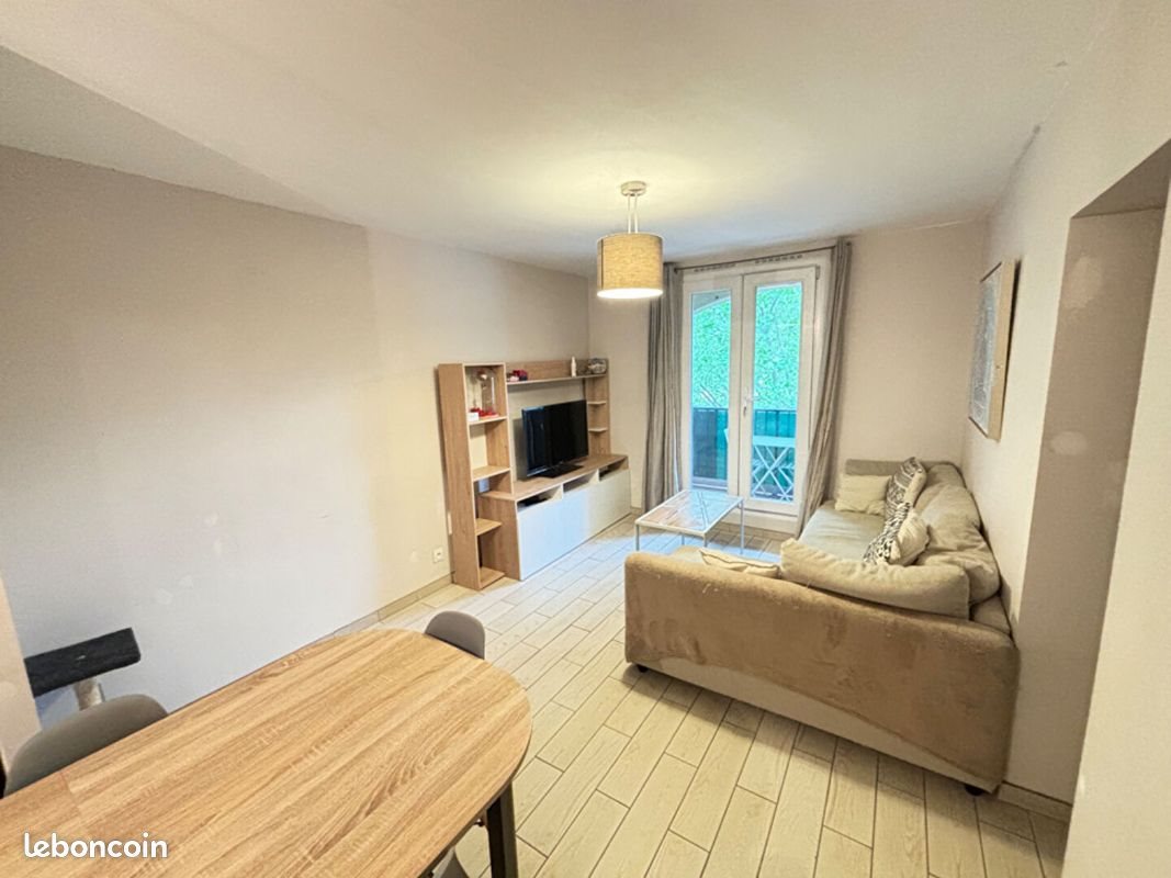 Appartement à louer, 42m², Solliès-Pont