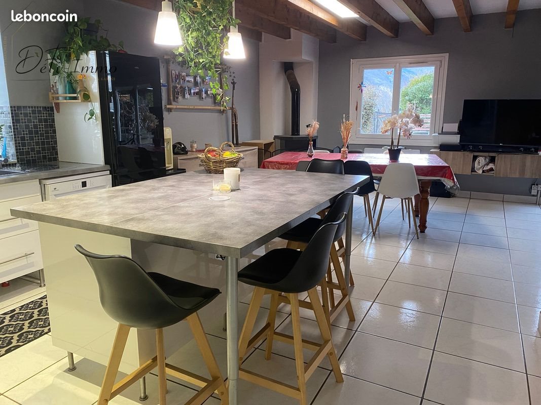 Maison à vendre, 101m², Saint-Avre