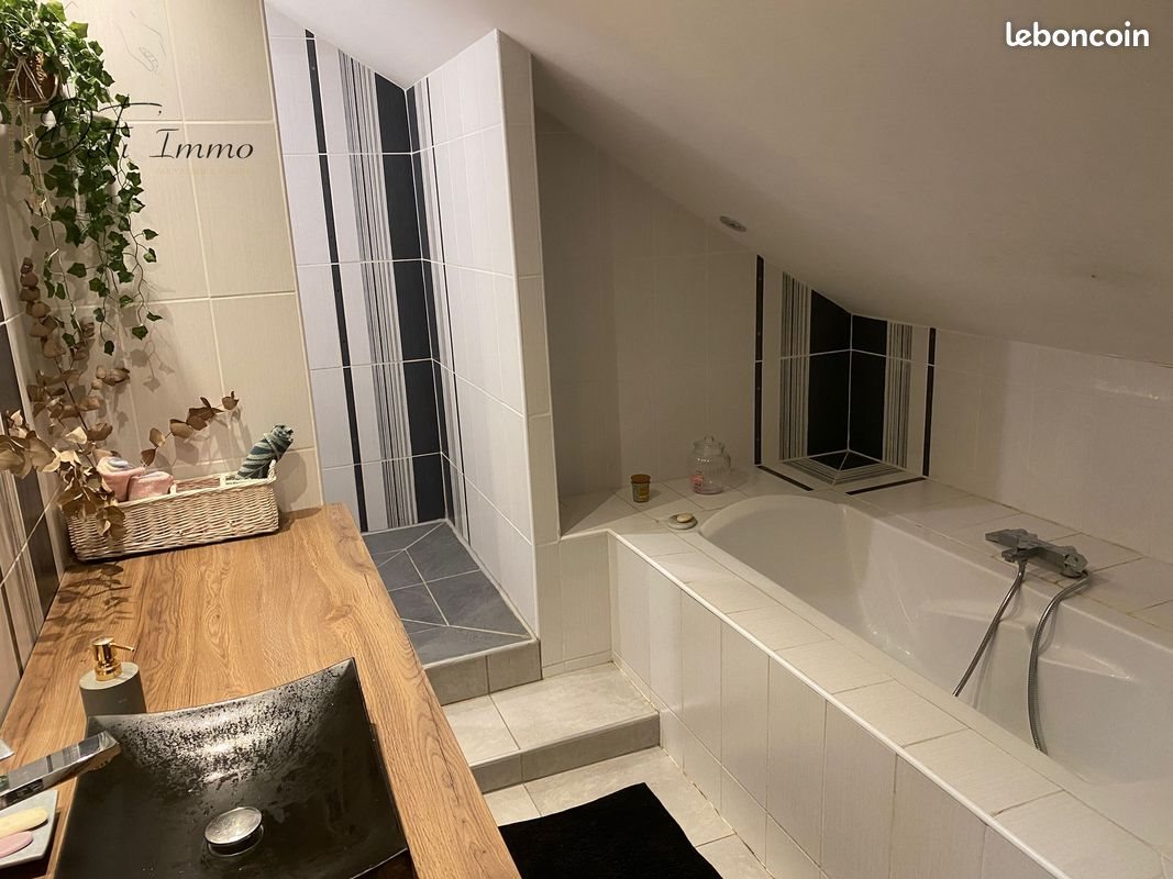 Maison à vendre, 101m², Saint-Avre